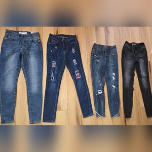 Large Lot Of Womens Jeans Size Small, 7 Pair.